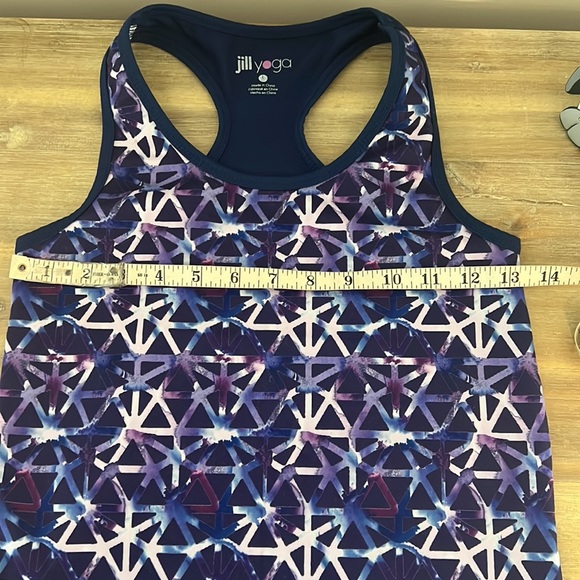 Jill Yoga tank top - Picture 6 of 7